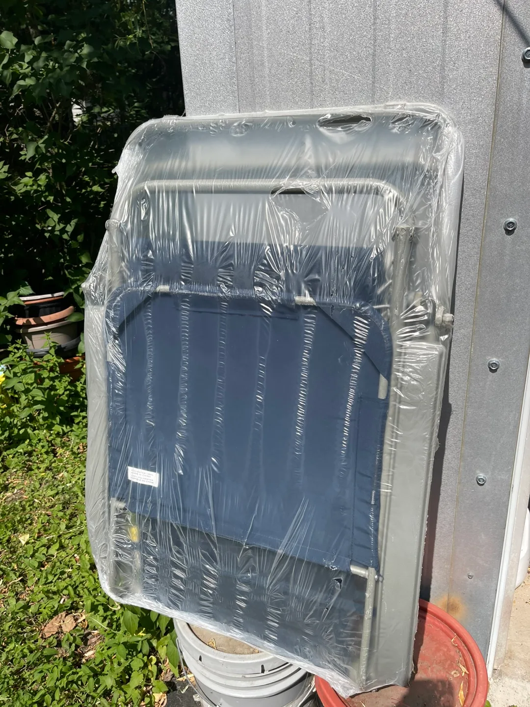 Blue Outdoor Reclining Chair with Sun Shade image indicator(8)