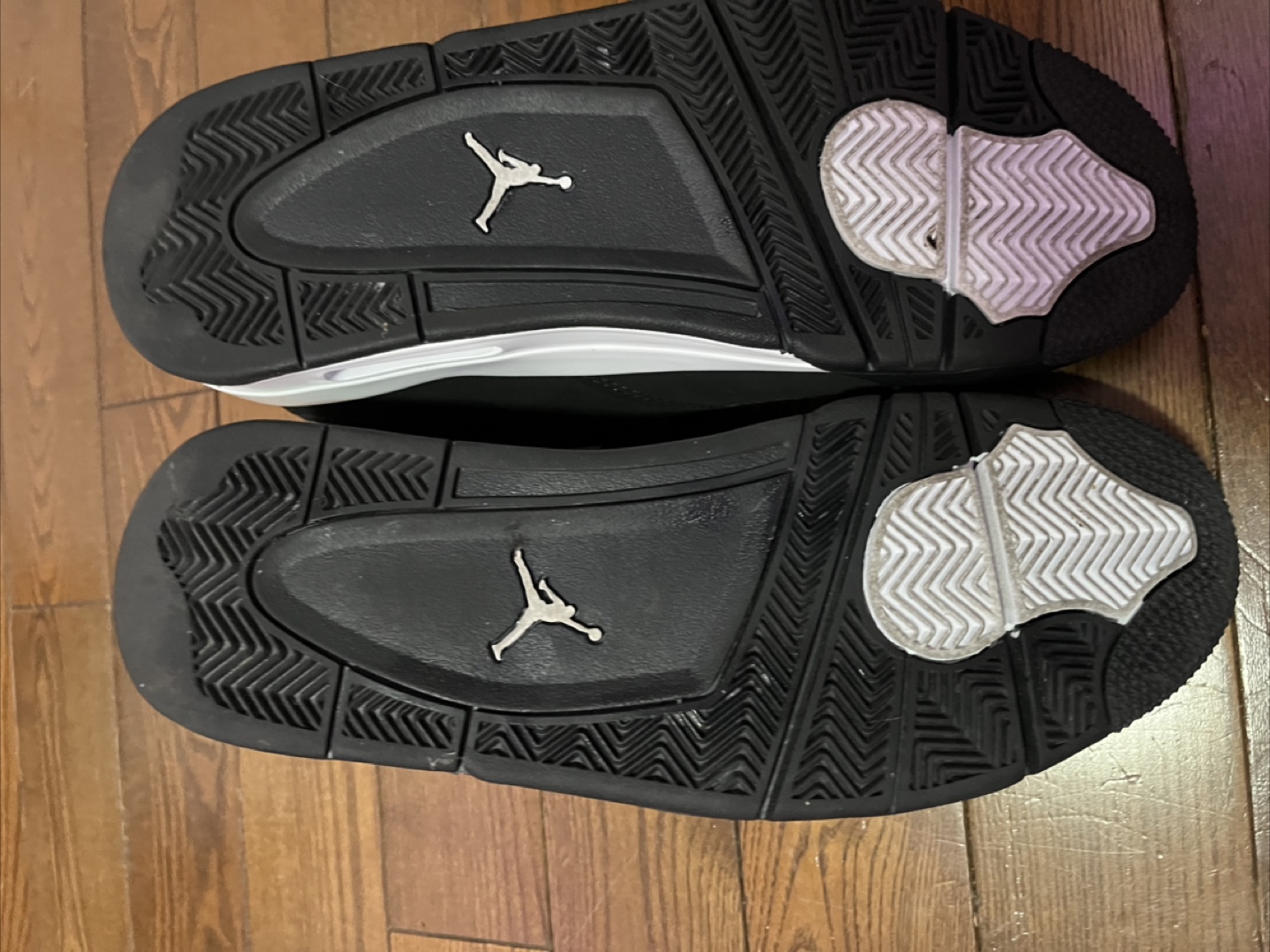 Air Jordan 4 white thunders - photo 4