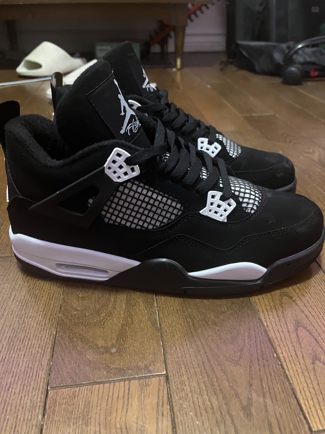 Air Jordan 4 white thunders - photo 2