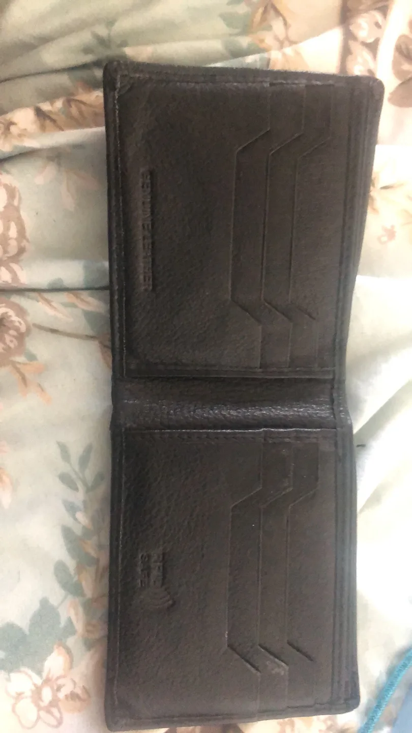 Men Wallet for sale thumbnail