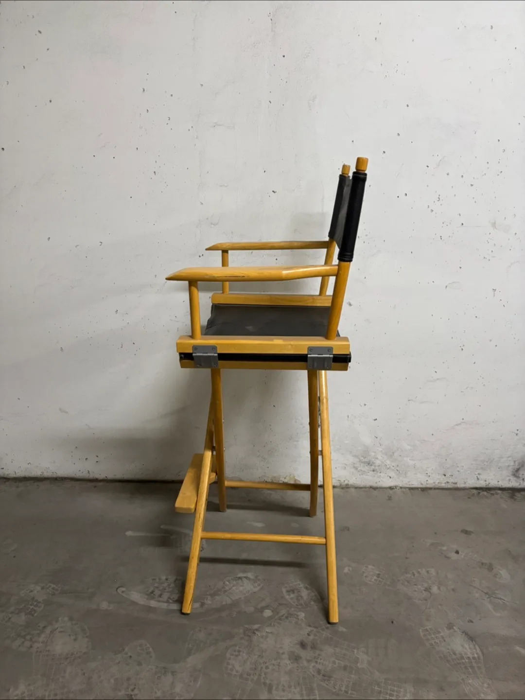 Folding Director's Chair image indicator(4)