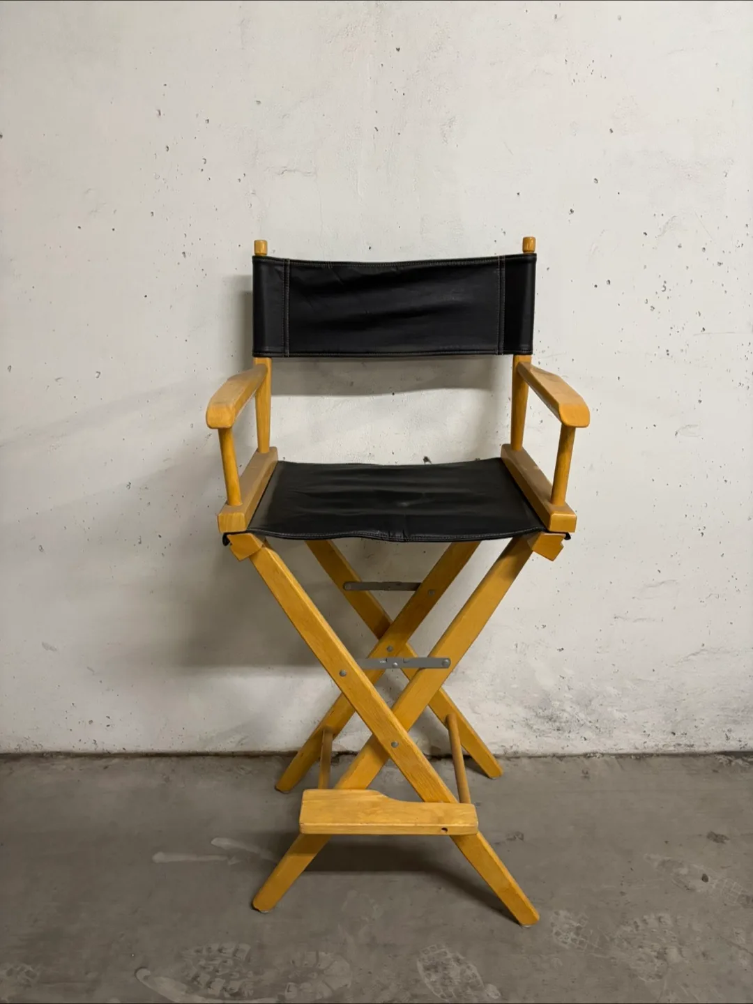 Folding Director's Chair image indicator(5)