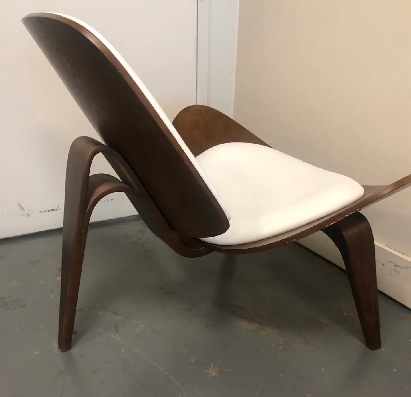 Modern Lounge Chair image indicator(4)