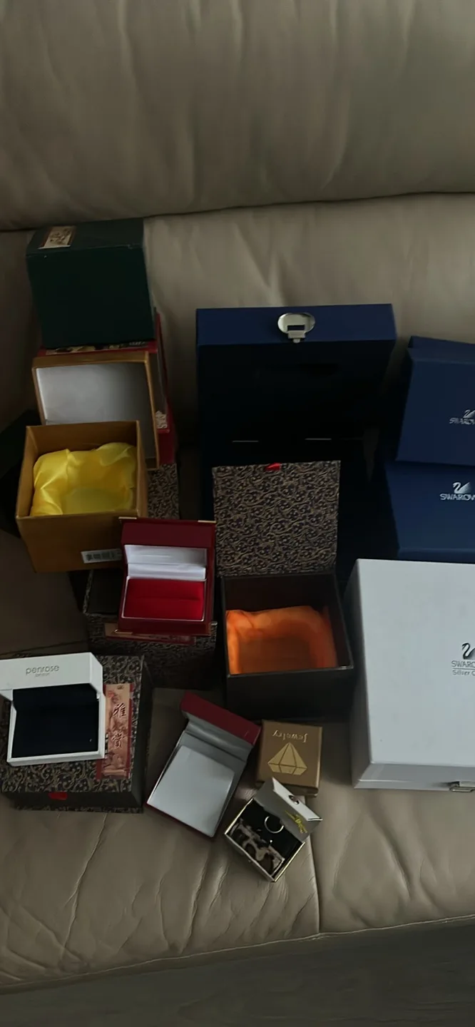 Jewelry Boxes and Packaging thumbnail