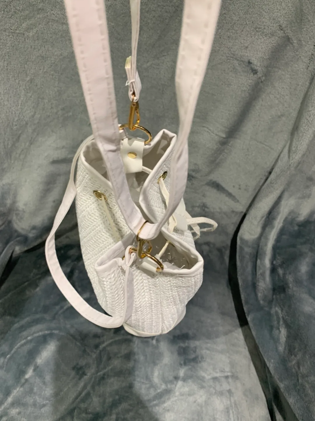 White Bucket Handbag image indicator(2)