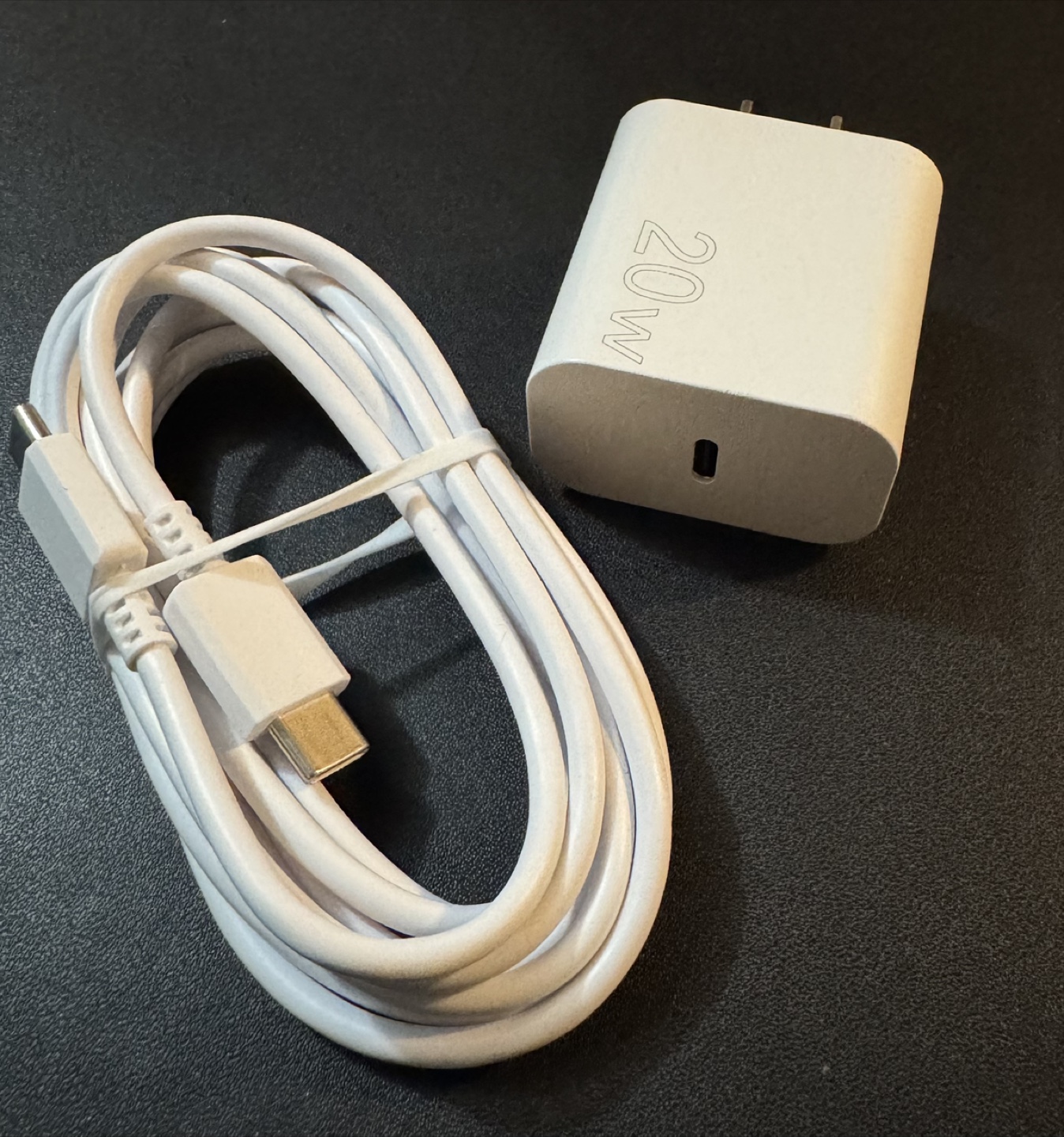 20W USB-C Charger with 2 meter Cable *NEW* - photo 2