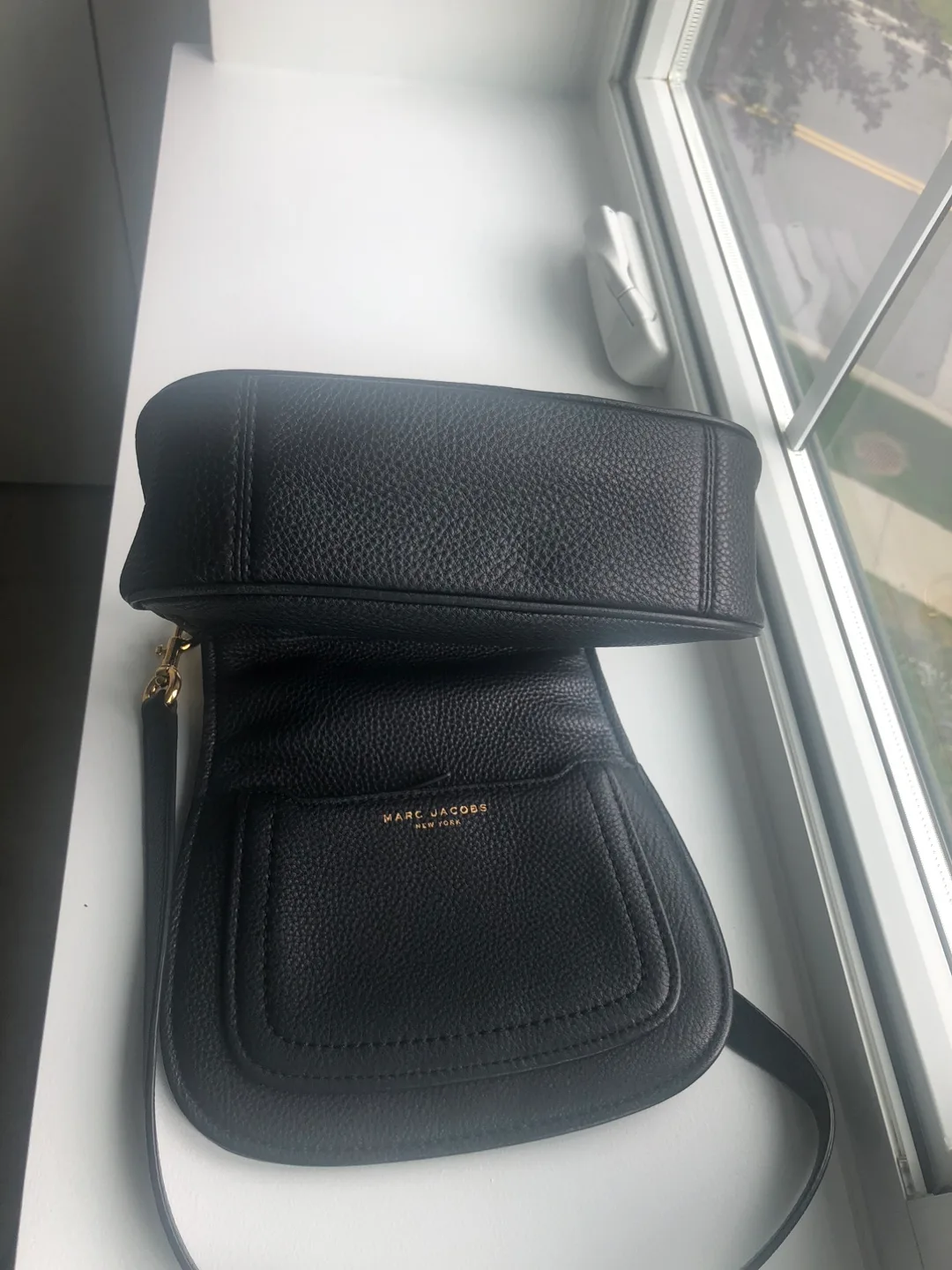 Marc Jacobs Black Crossbody Bag image indicator(5)