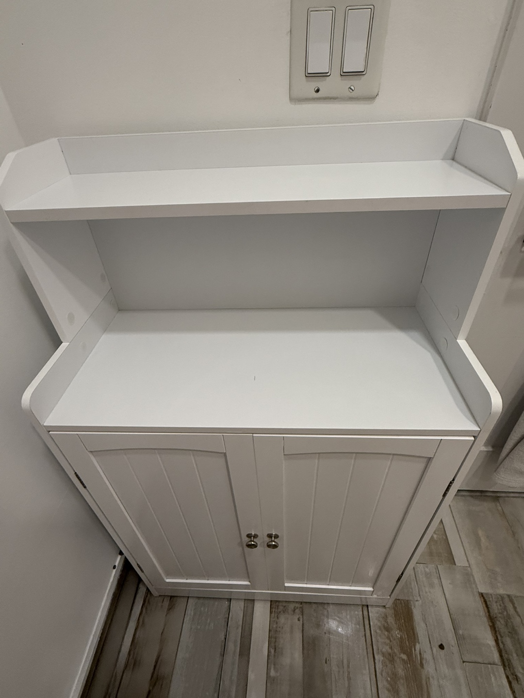 White bathroom storage cabinet - photo 2