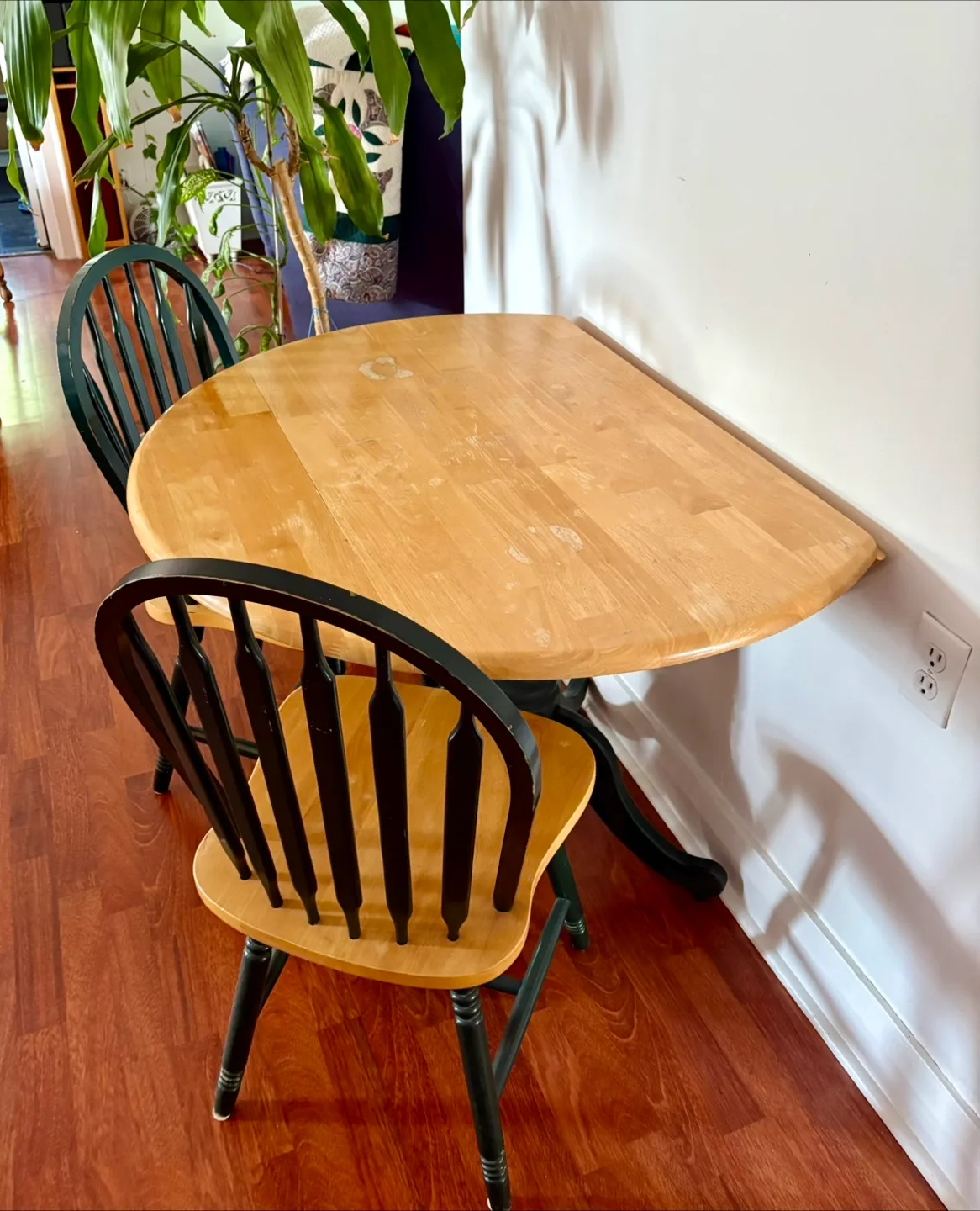 Small Dining Table with Chairs image indicator(3)