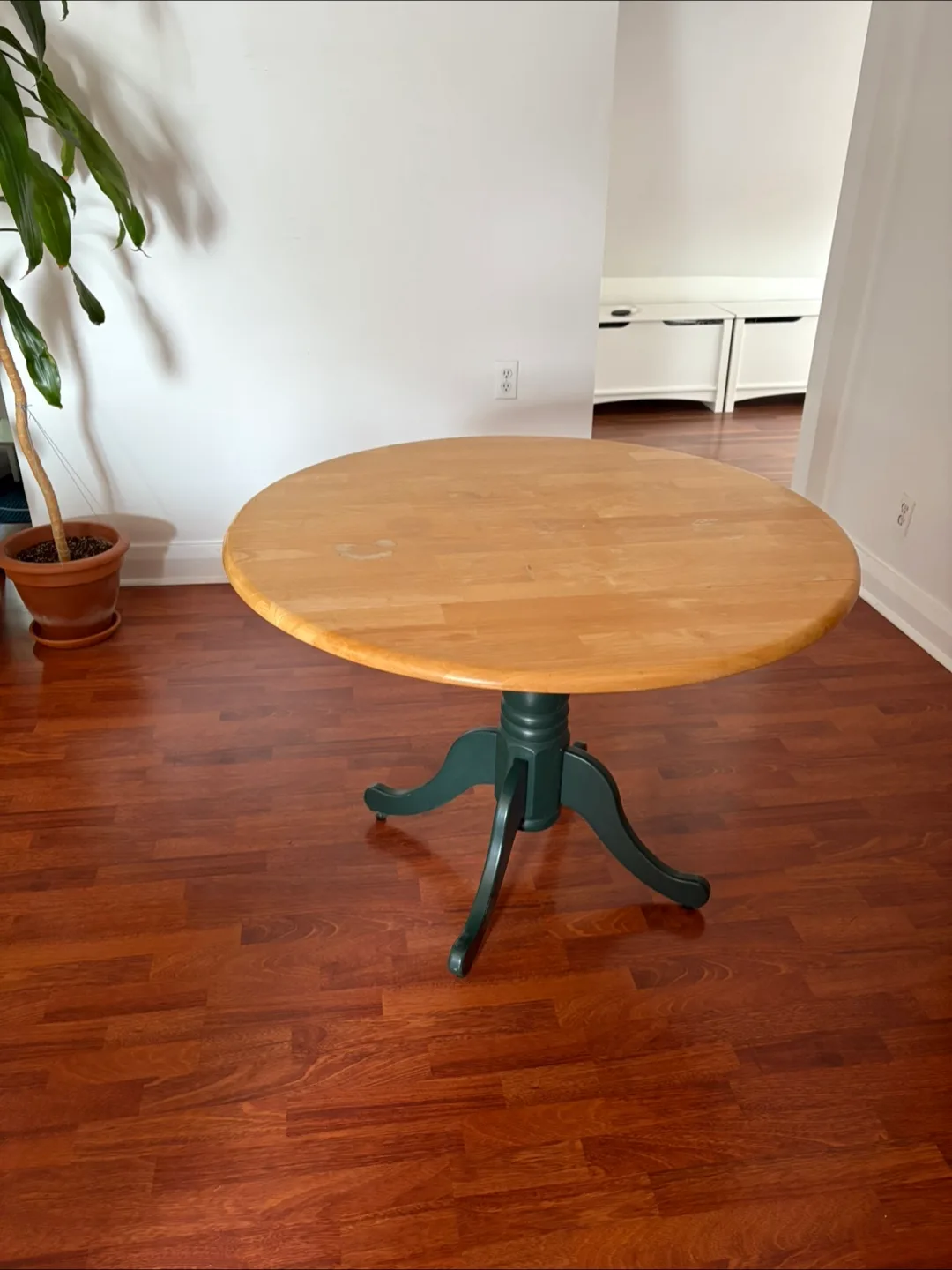 Small Dining Table with Chairs image indicator(5)
