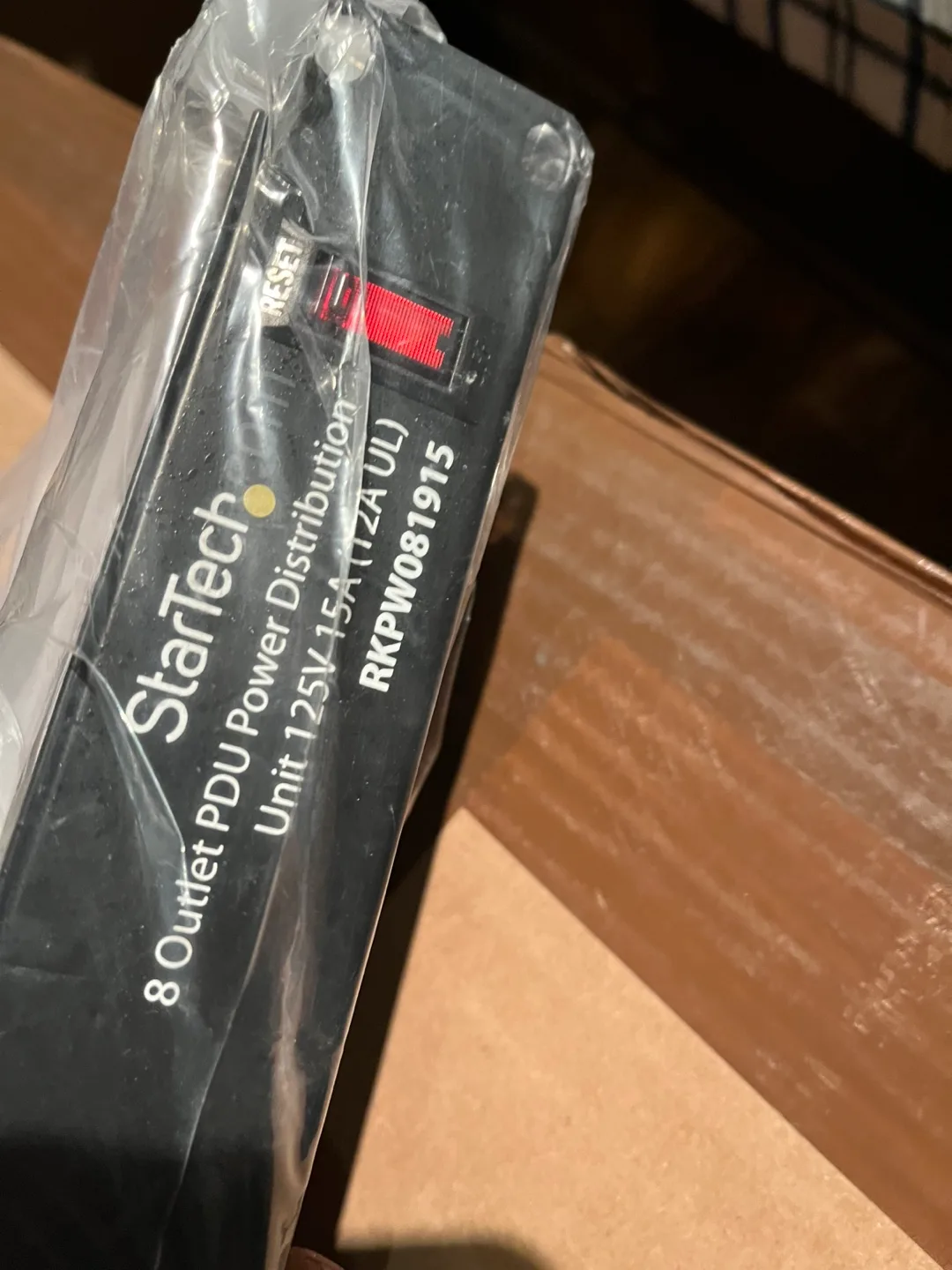 StarTech.com 8 Outlet PDU Power Distribution Unit image indicator(5)