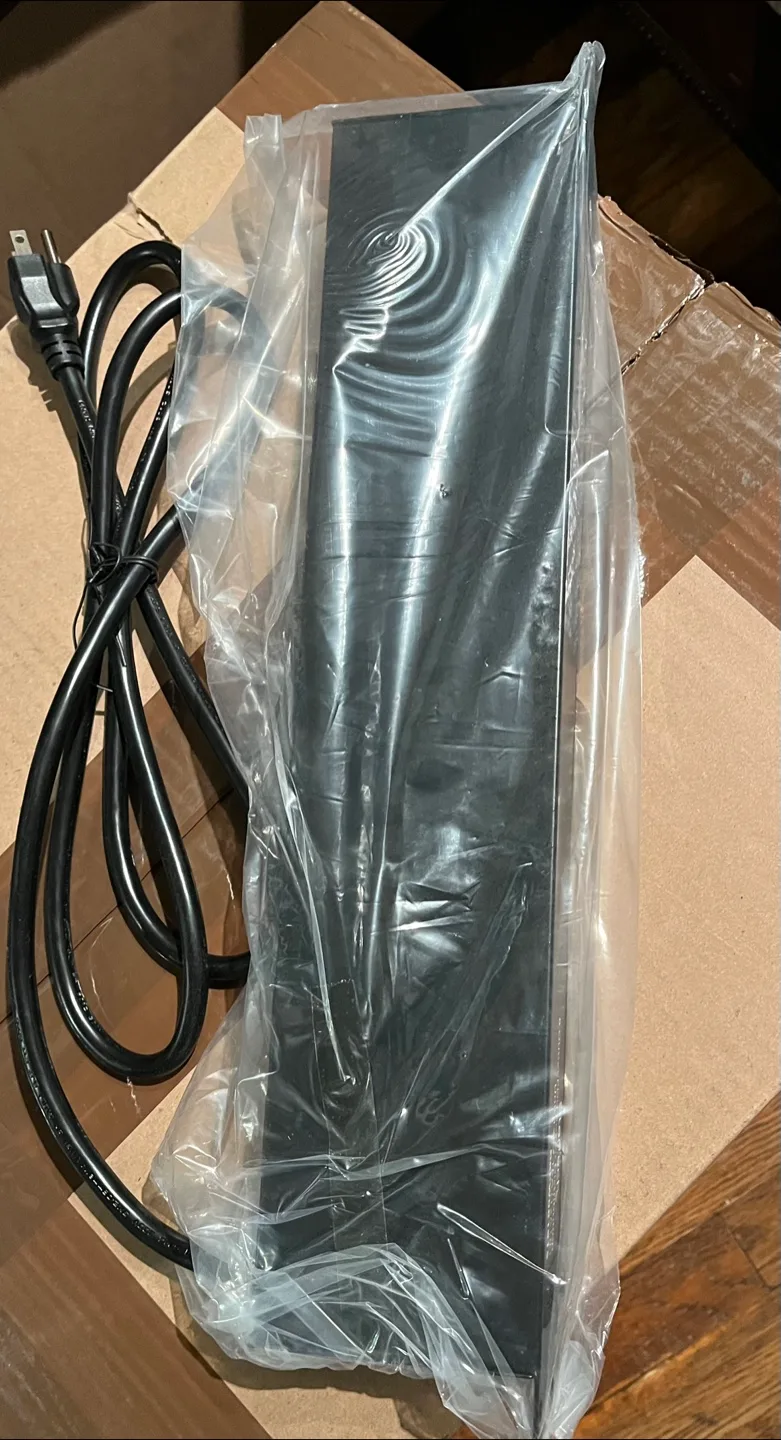 StarTech.com 8 Outlet PDU Power Distribution Unit image indicator(4)