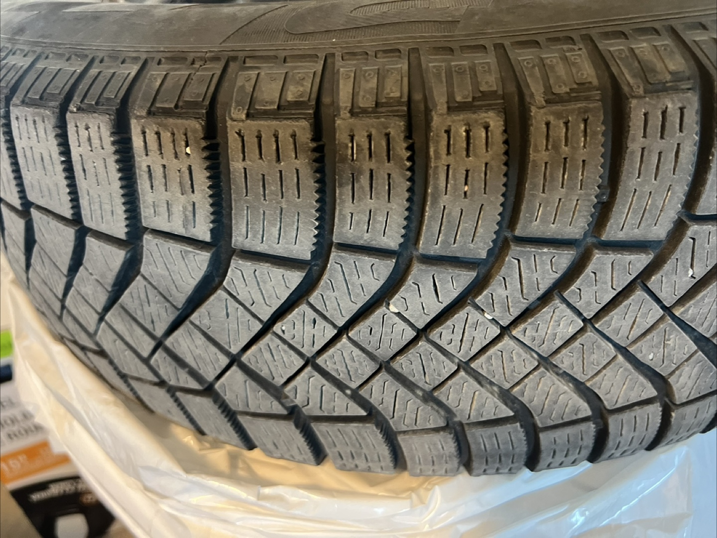 Set of winter tires with wheel covers size 195/R15 - photo 2