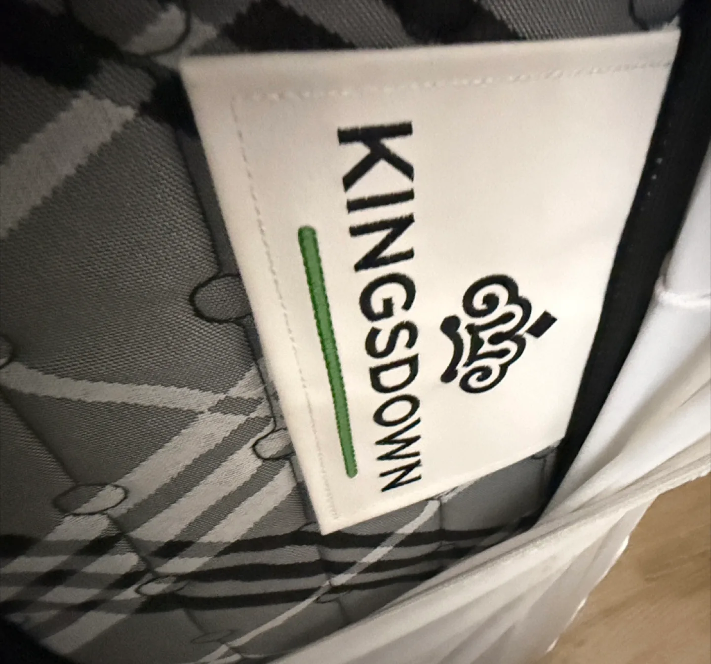 Kingsdown Queen Size Mattress & Low Profile Box Spring image indicator(2)