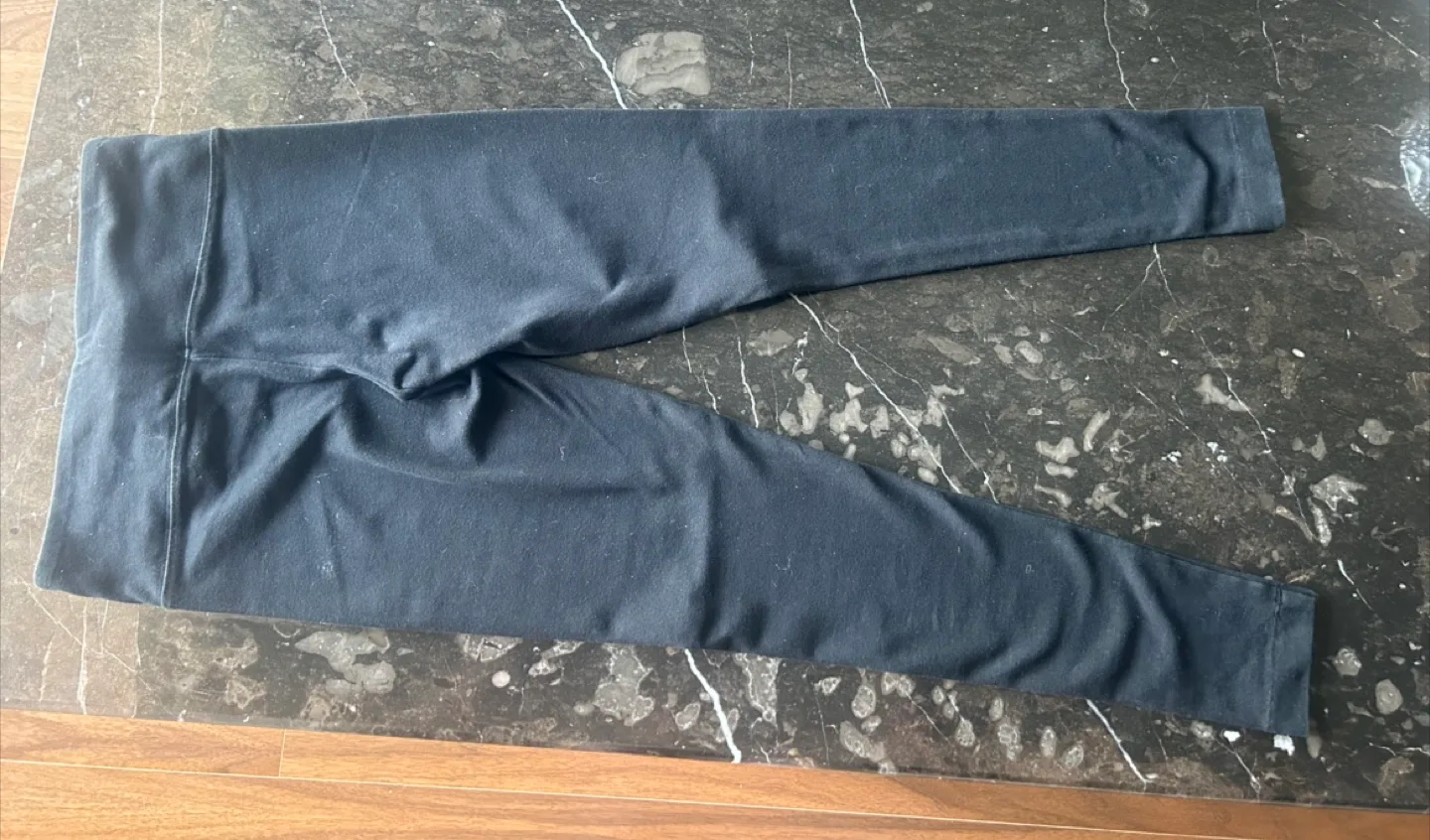 Aritzia Leggings XS image indicator(2)