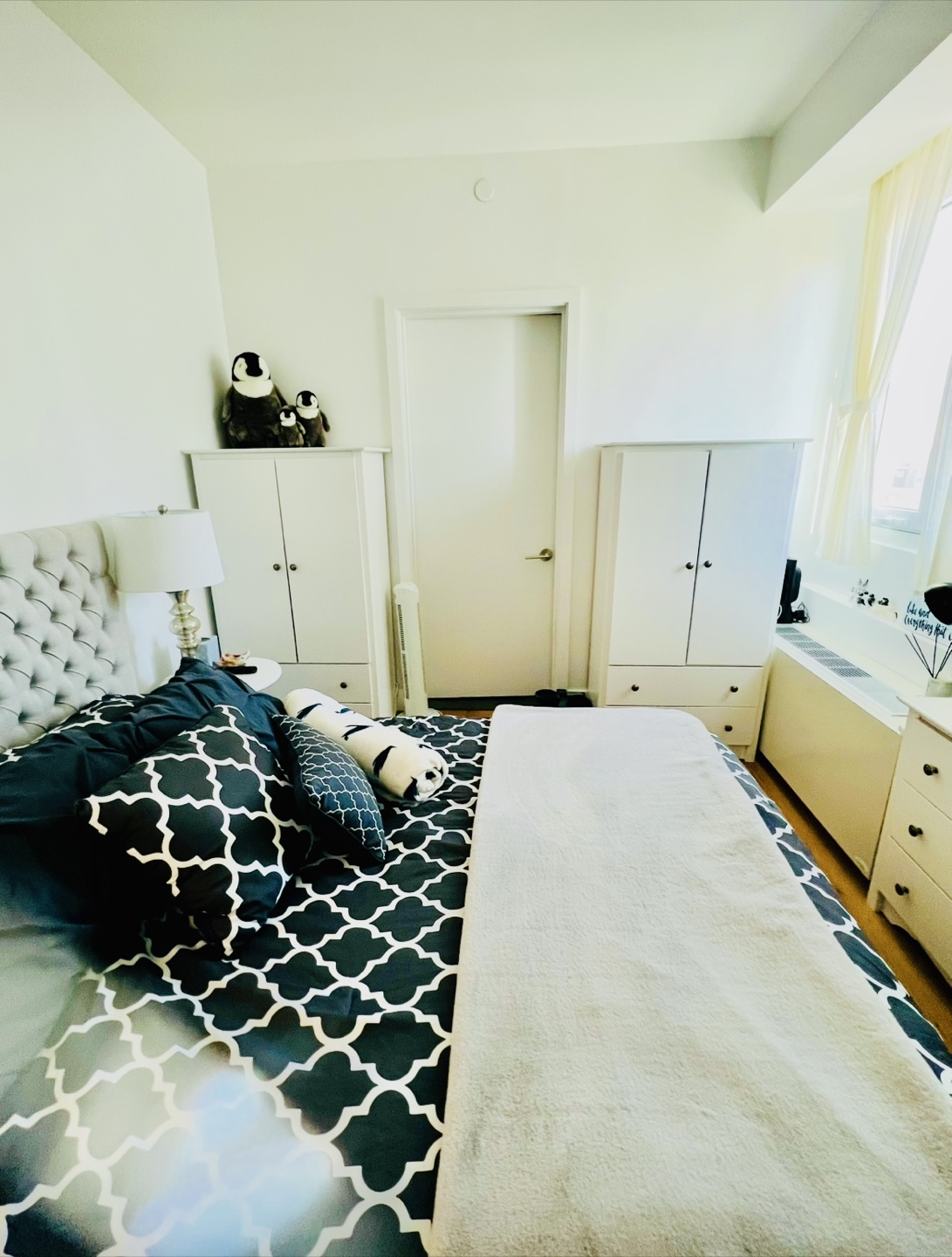 White Six Drawer Dresser - photo 3