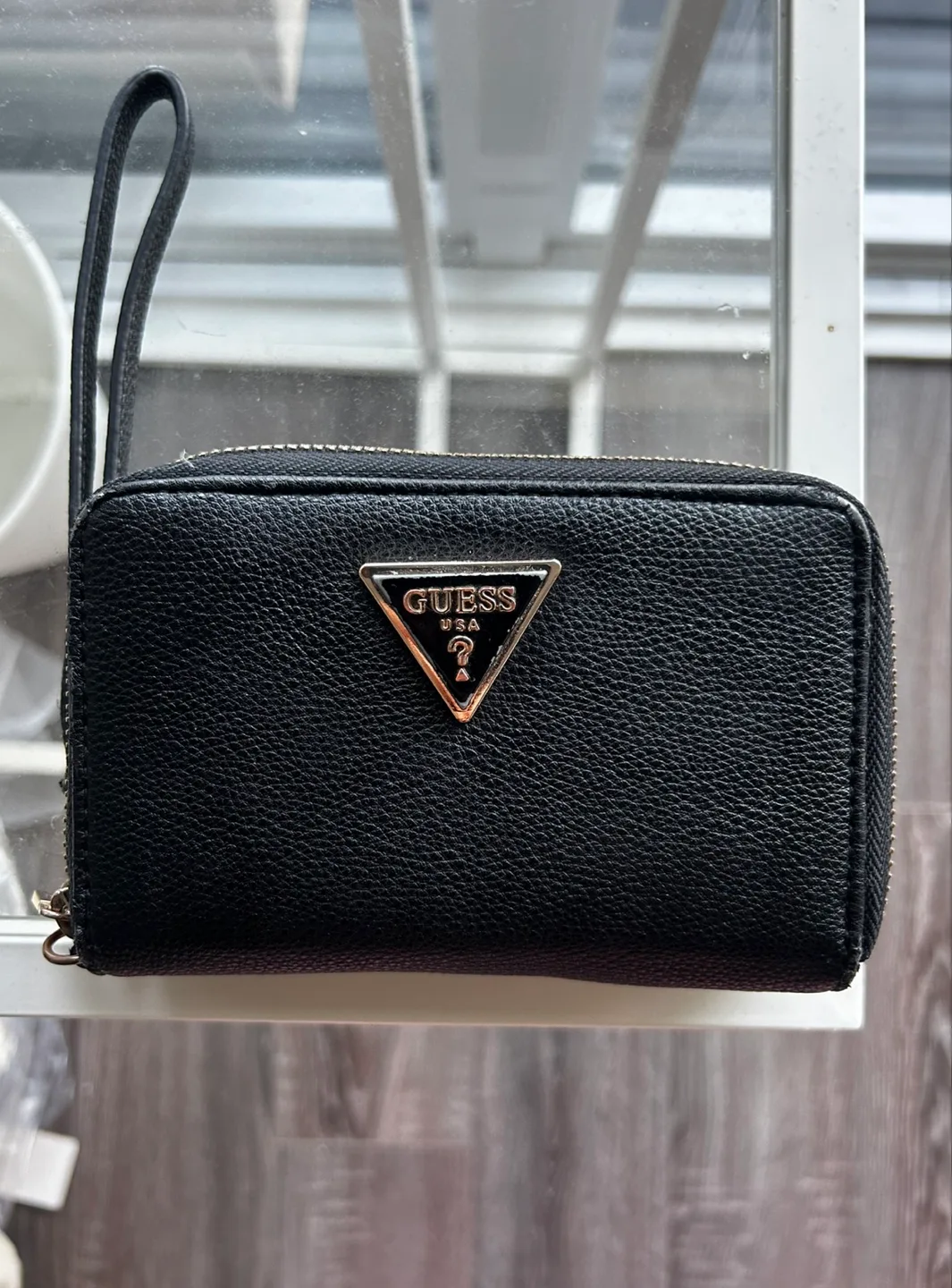 Guess Wallet thumbnail