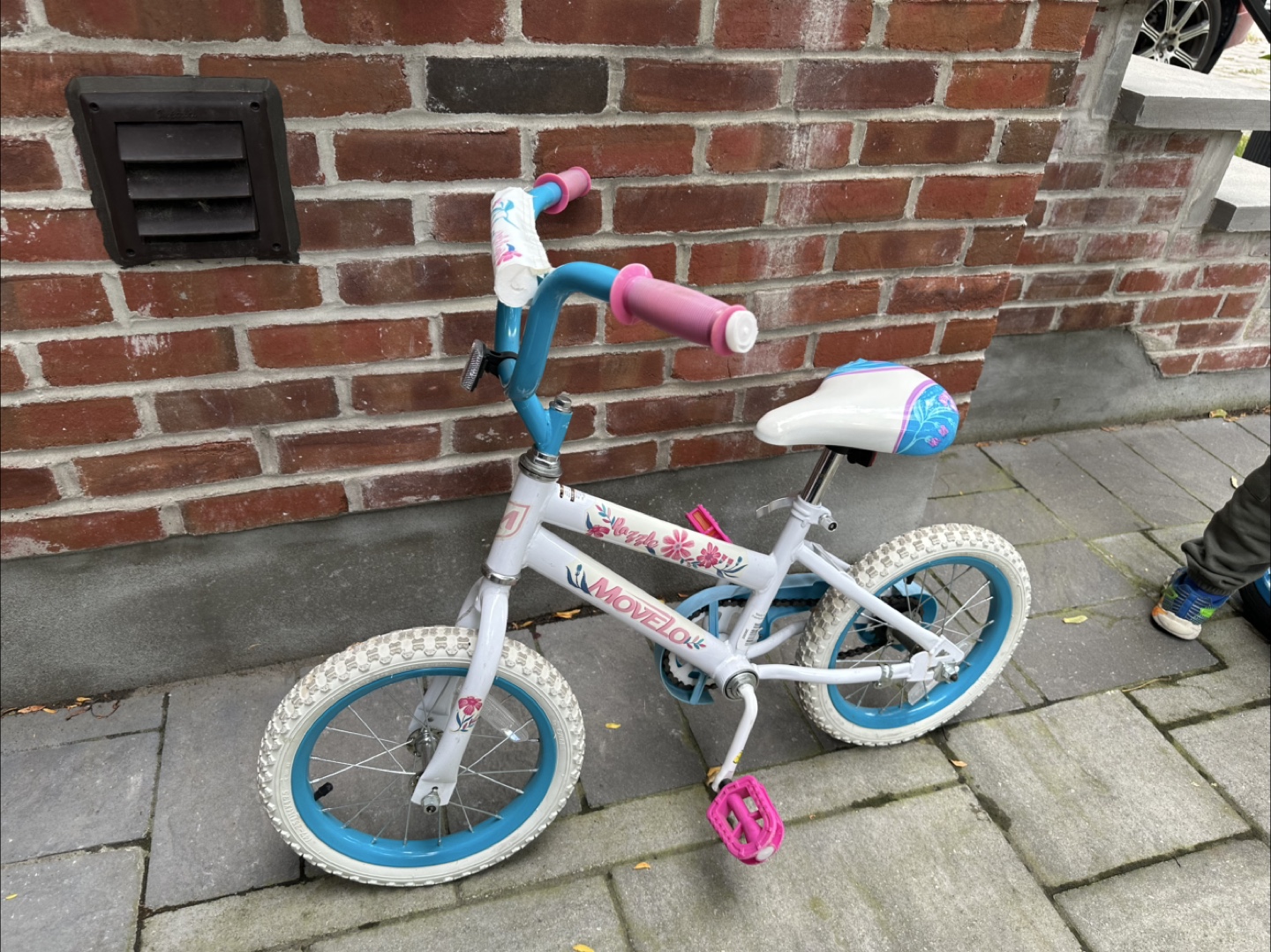 Kid pink,  White and Blue Kids Bike 14” - photo 4