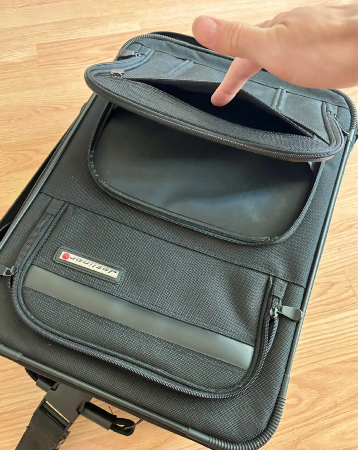 Jetliner Black Rolling Luggage💚 image indicator(3)