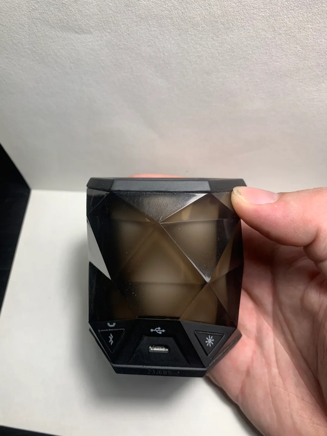 iHome iBT68B Bluetooth Speaker thumbnail