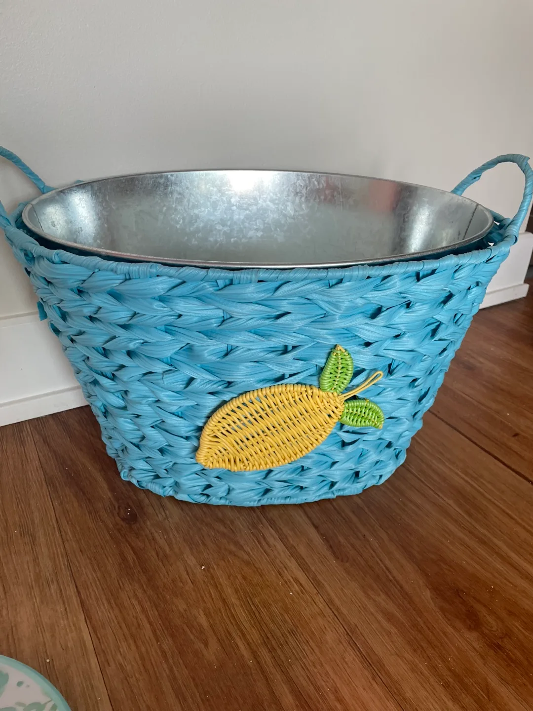 Patio Set with Lemon Decor image indicator(2)