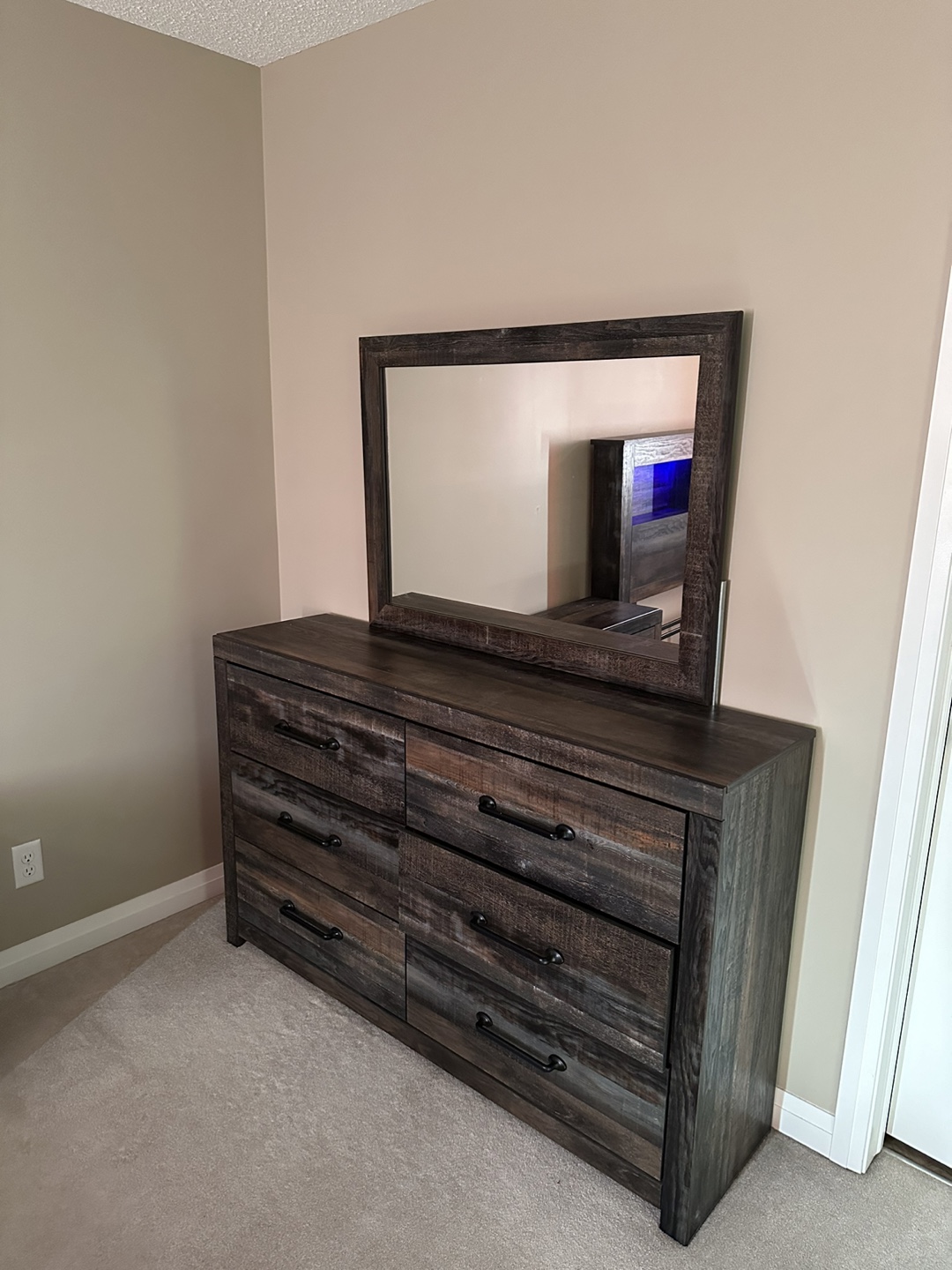 Ashley Dresser with Mirror