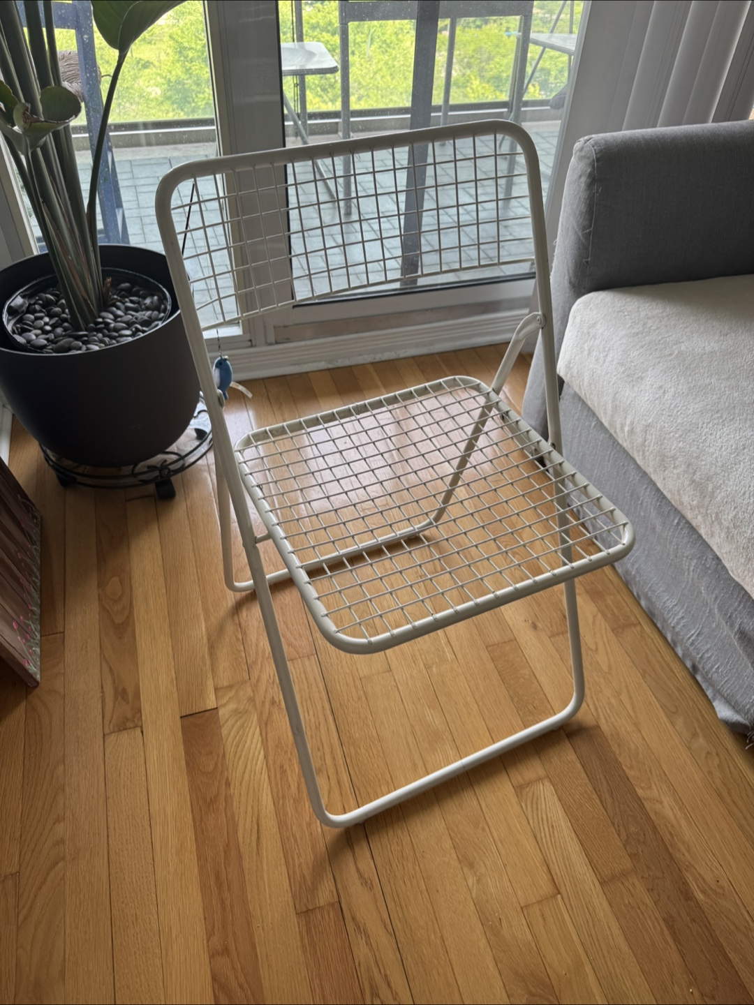 White Wire Folding Chair - photo 3