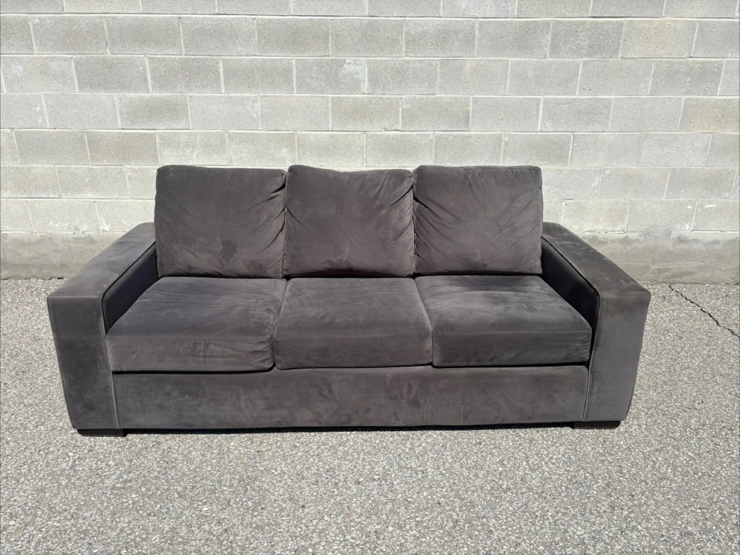 FREE DELIVERY✅• GREY SUEDE 3 SEATER COUCH / SOFA thumbnail
