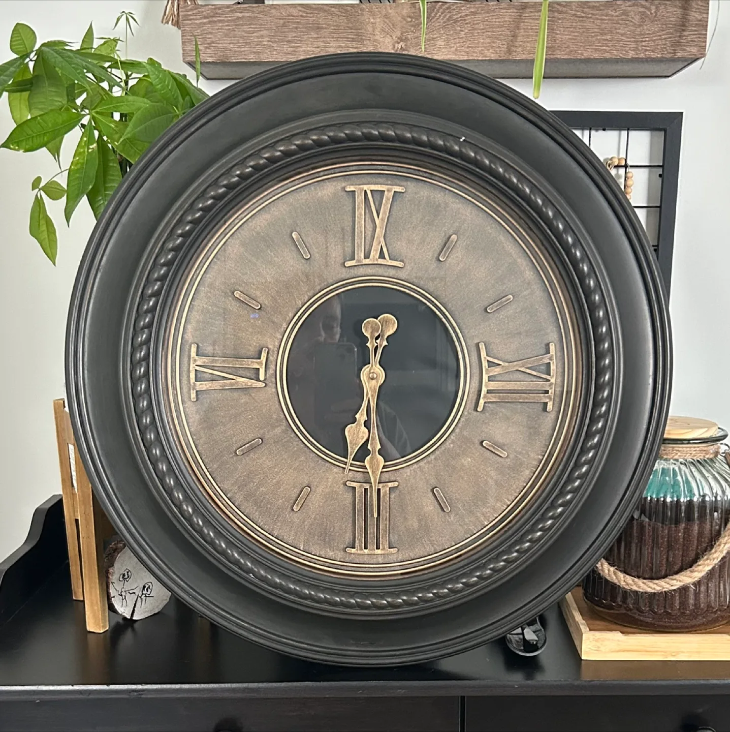 24” Decorative Round Wall Clock 🥕 thumbnail