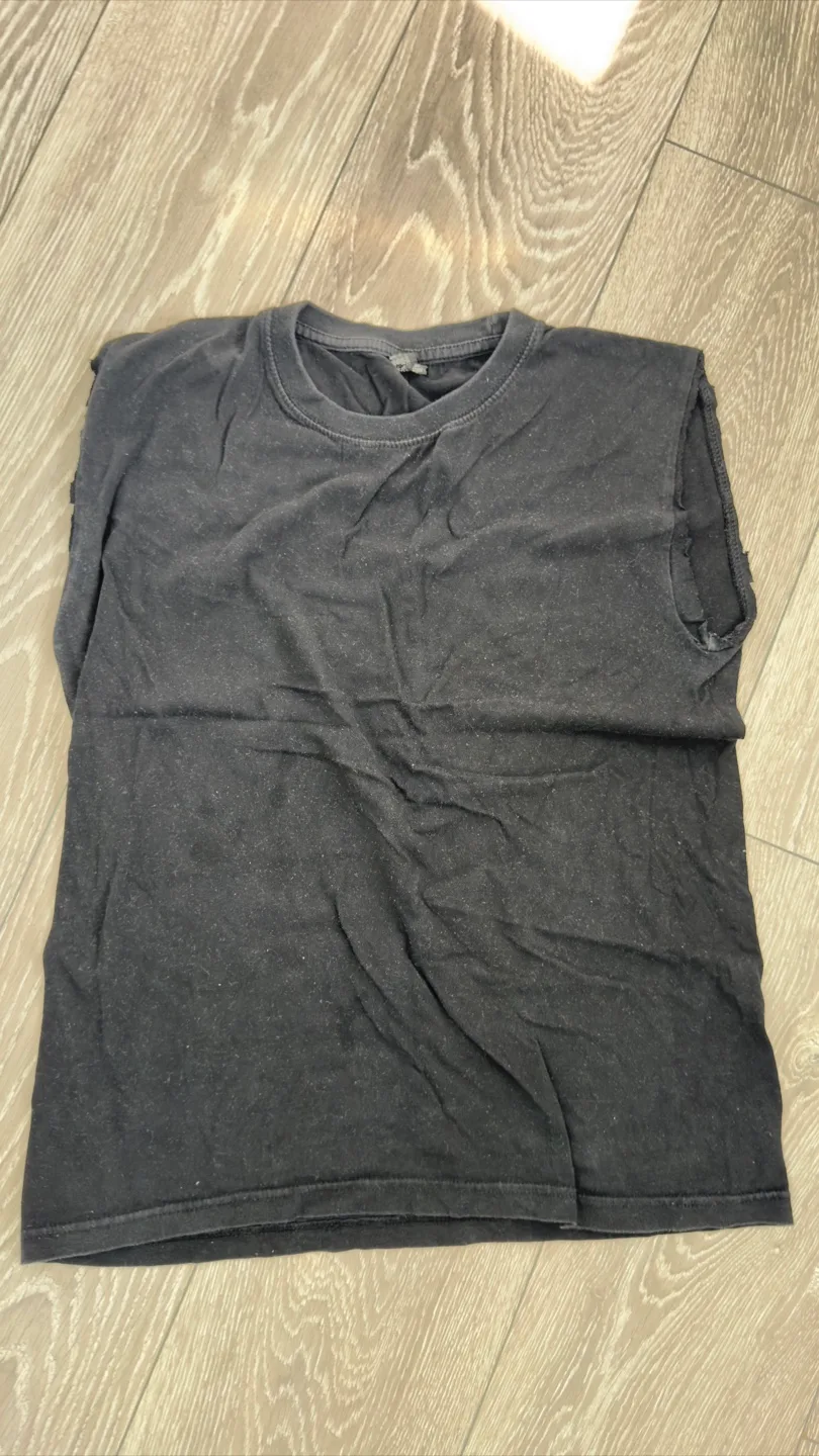 Black Sleeveless T-Shirt thumbnail