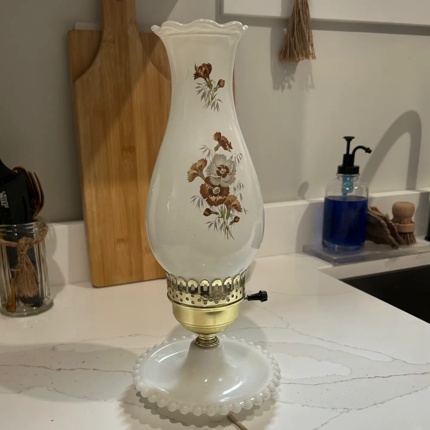 Vintage Floral Table Lamp 🥕 thumbnail