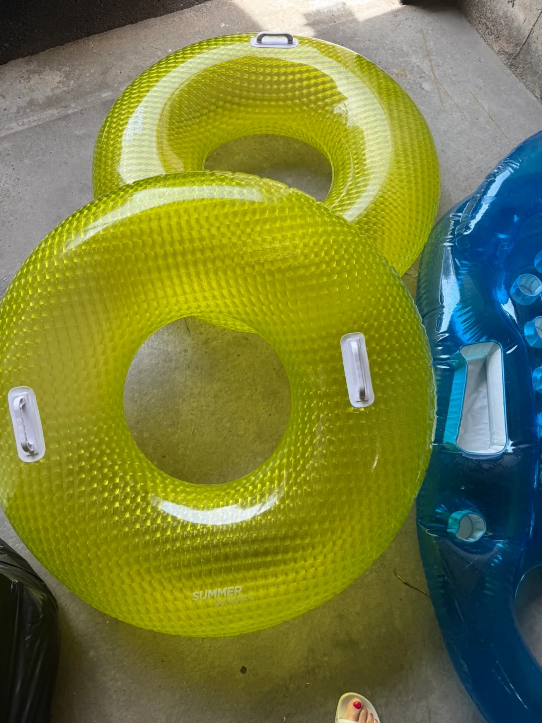 Pool Floats and Tubes image indicator(3)