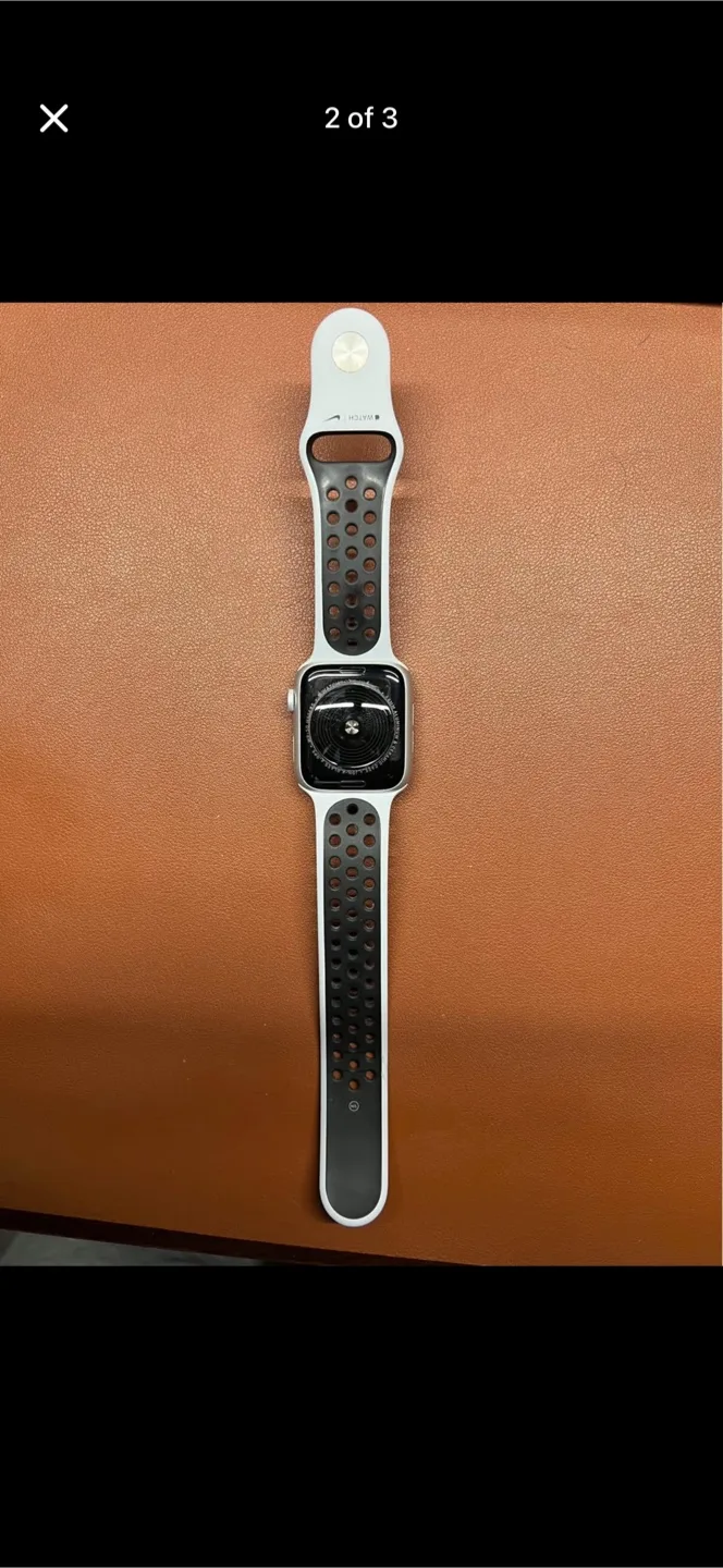 Apple Watch Nike SE GPS, 44mm Silver Al/Pure Platinum/Black. image indicator(2)