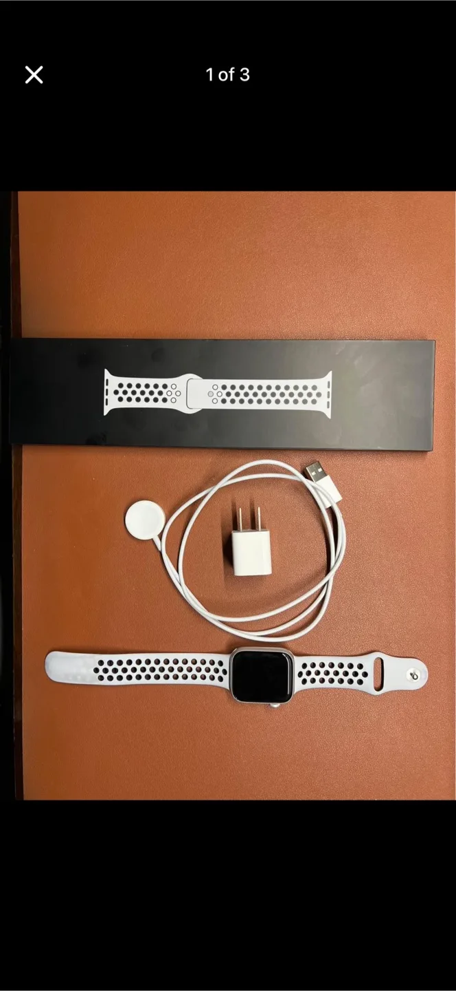 Apple Watch Nike SE GPS, 44mm Silver Al/Pure Platinum/Black. image indicator(3)