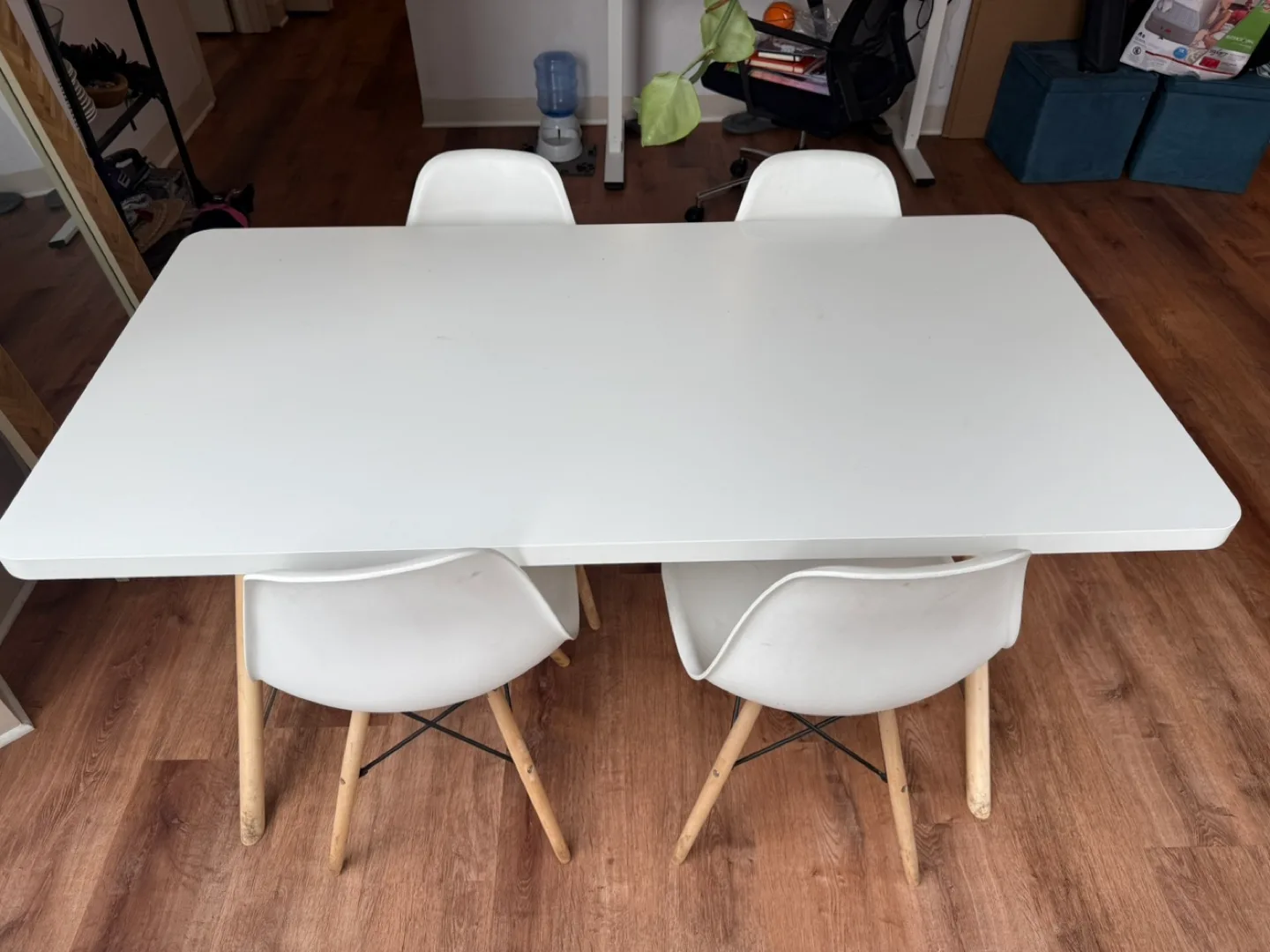 White Table and Chair Set thumbnail
