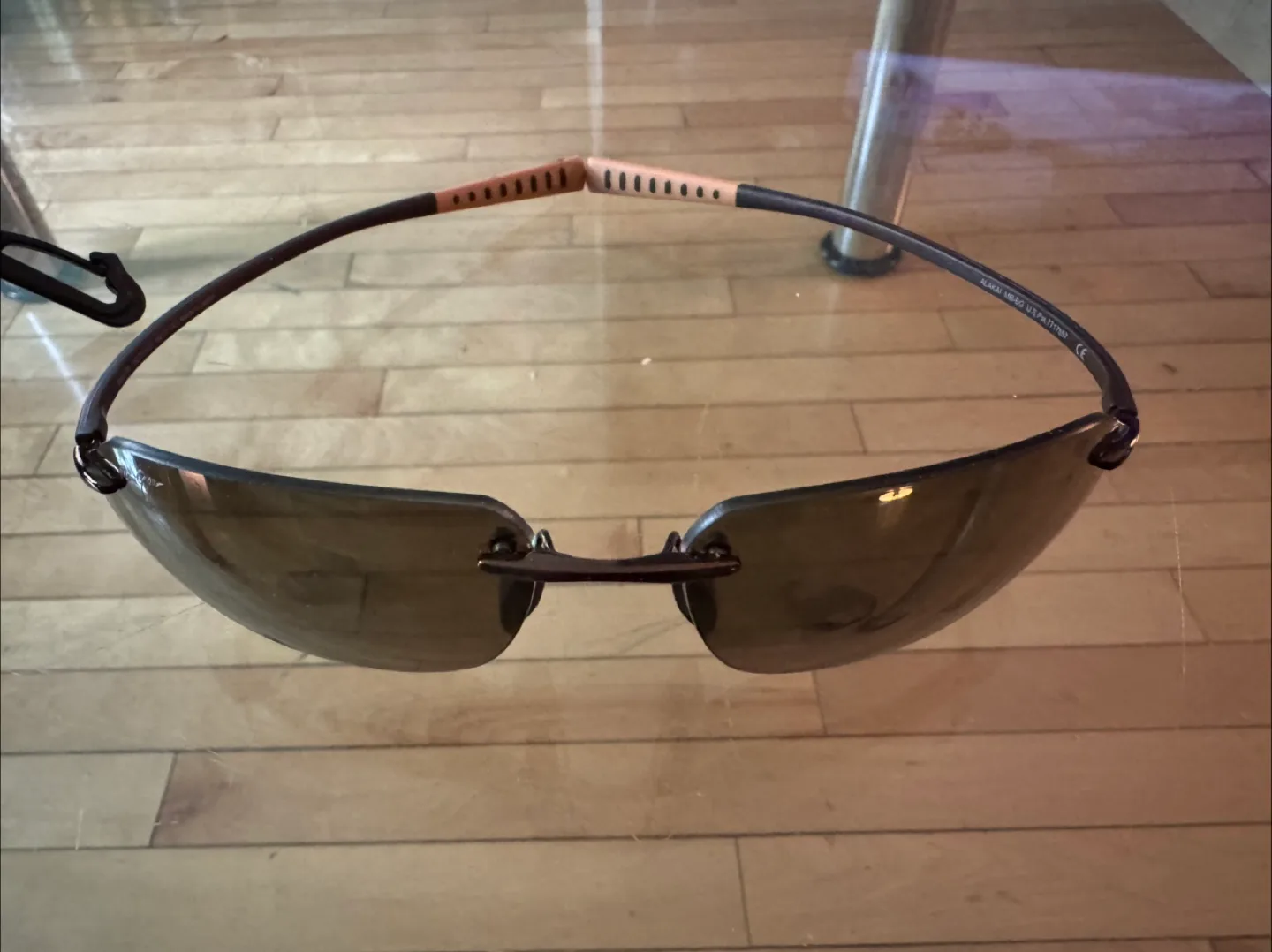 Maui Jim Alakia Sunglasses with case image indicator(2)