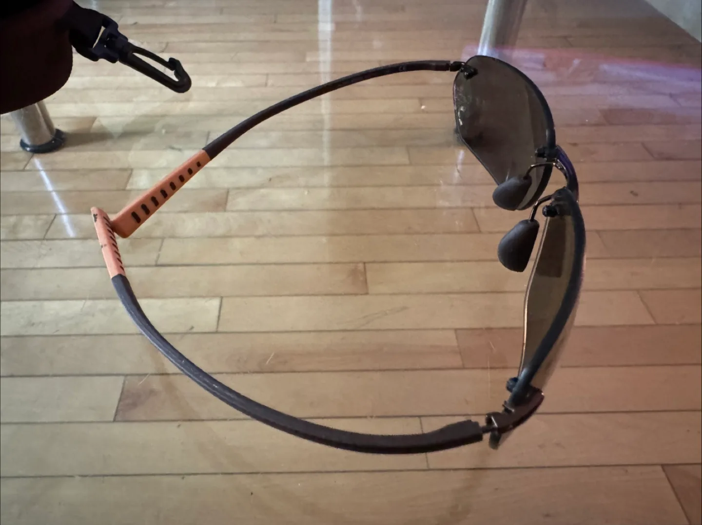 Maui Jim Alakia Sunglasses with case image indicator(3)