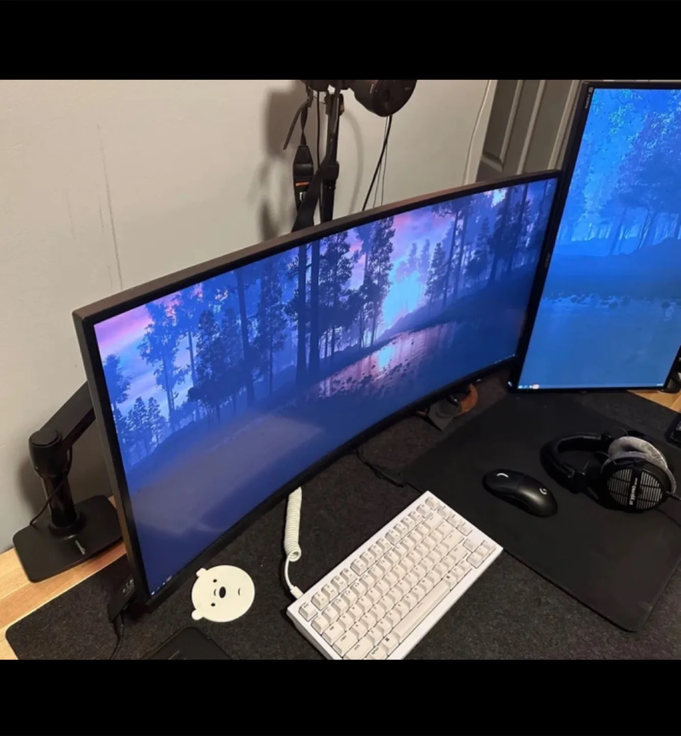 Viewsonic VP3881 38-Inch Ultrawide Monitor For Color Accuracy image indicator(2)