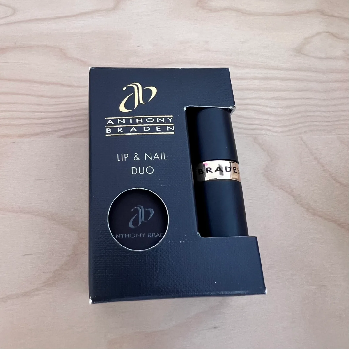 《Brand New》Lancome Eau de Teint and Clinique Makeup Bag image indicator(6)