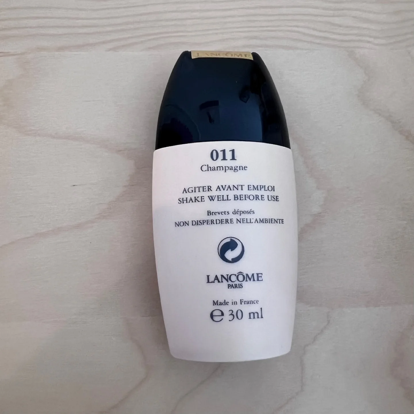 《Brand New》Lancome Eau de Teint and Clinique Makeup Bag image indicator(3)