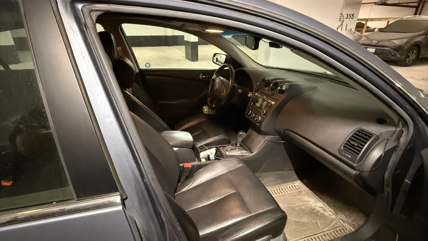 2010 Nissan Altima image indicator(5)