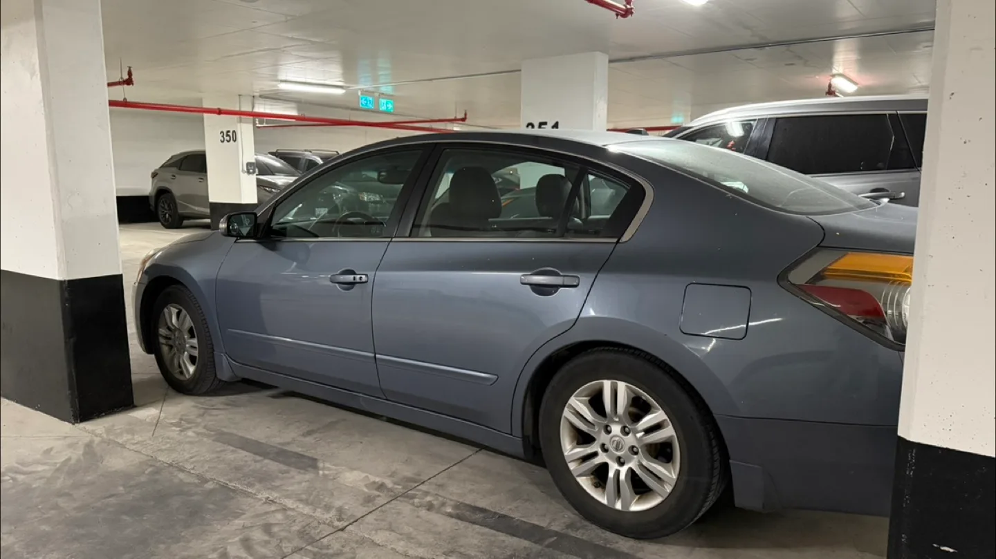 2010 Nissan Altima image indicator(4)