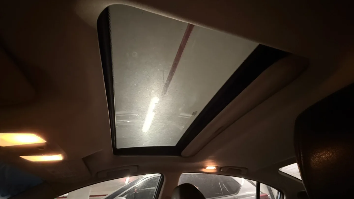 2010 Nissan Altima image indicator(10)