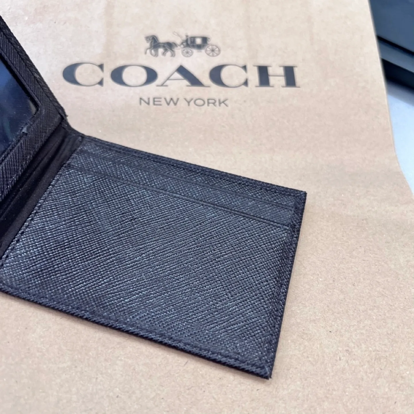 Coach Men's Black Card Holder Wallet image indicator(3)