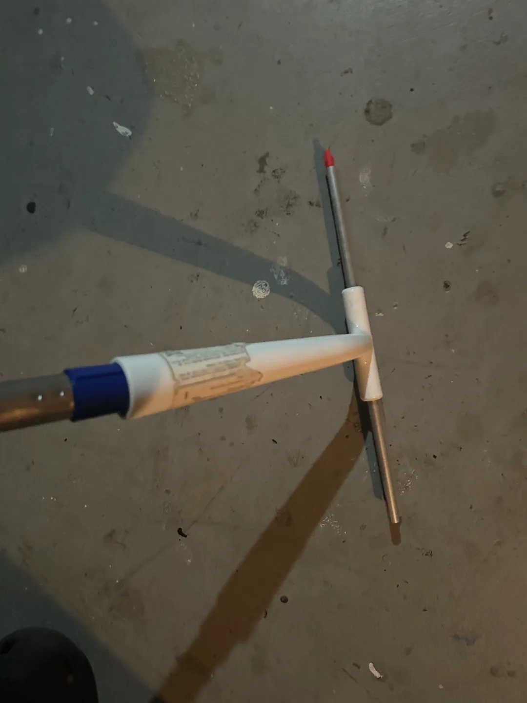 Window Squeegee with Extendable Handle image indicator(2)