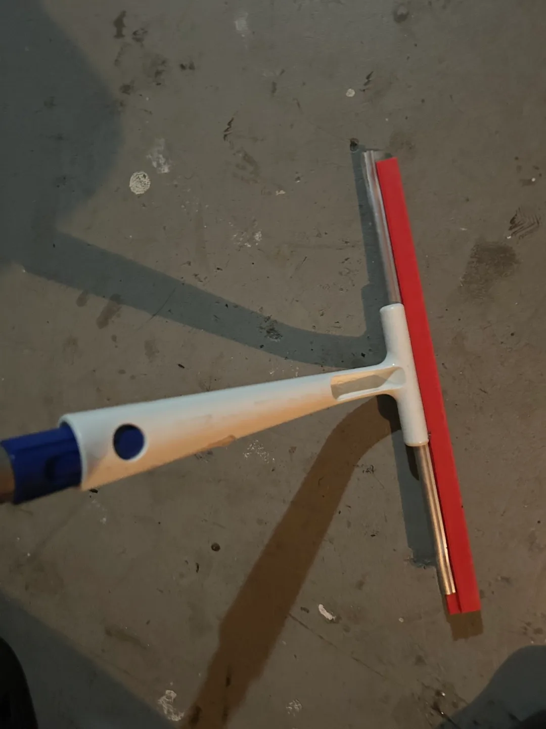 Window Squeegee with Extendable Handle thumbnail