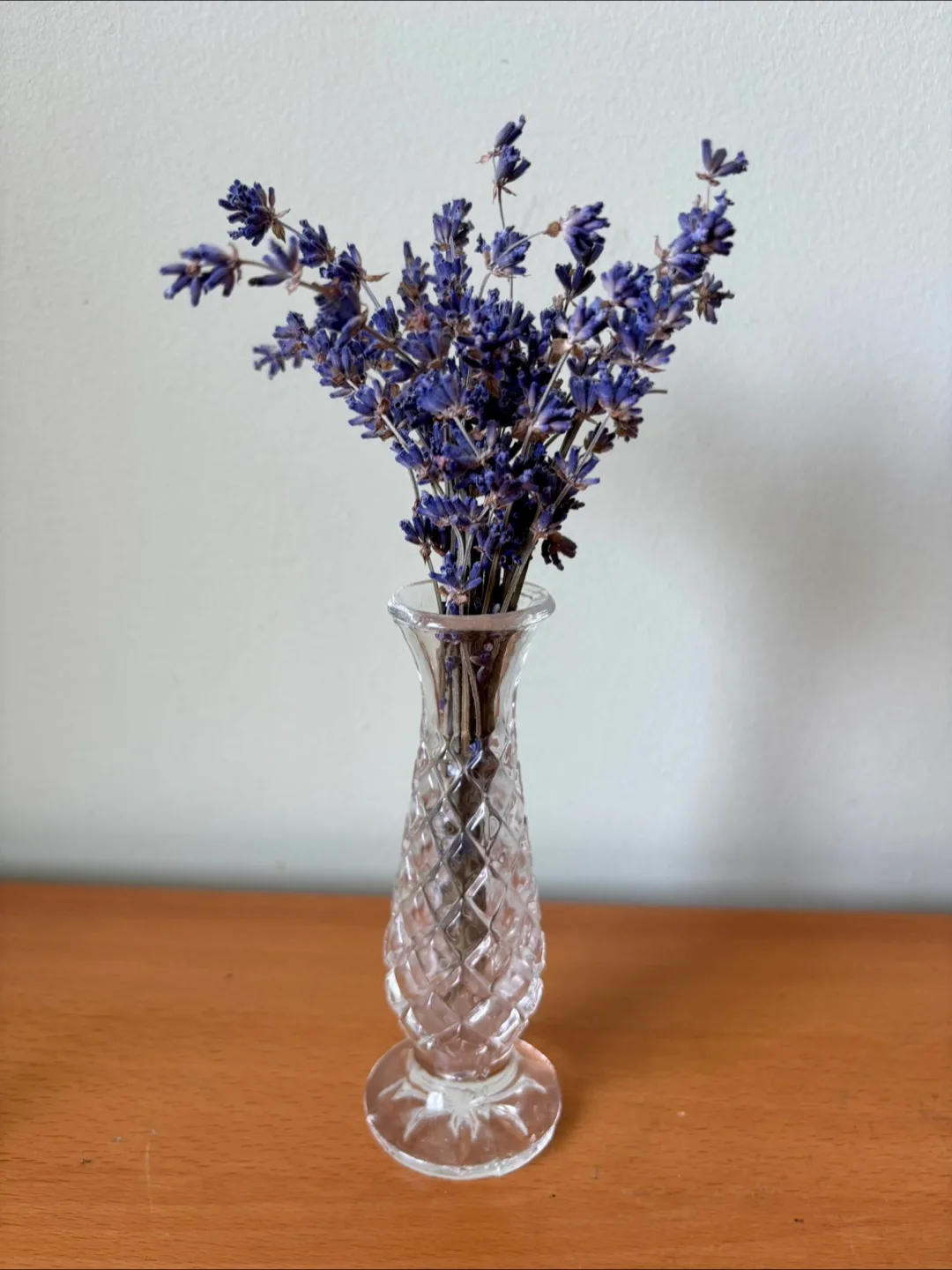 Vintage Glass Vase with Dried Lavender #freecycle thumbnail