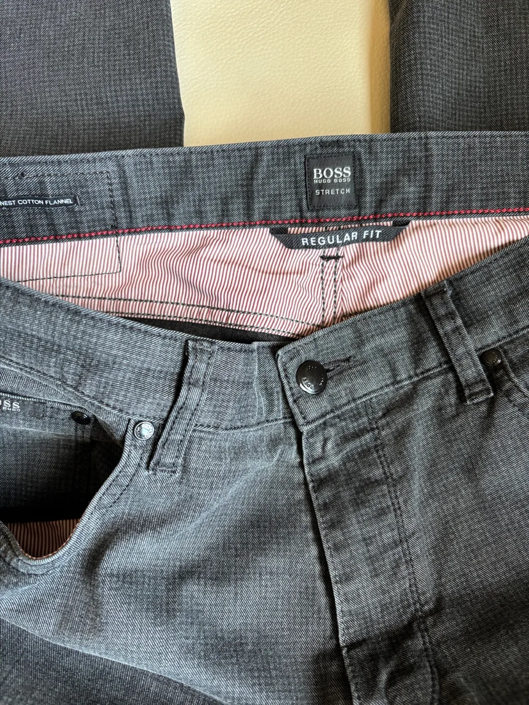 Men’s HUGO BOSS Regular Fit Pants 34/36 image indicator(3)