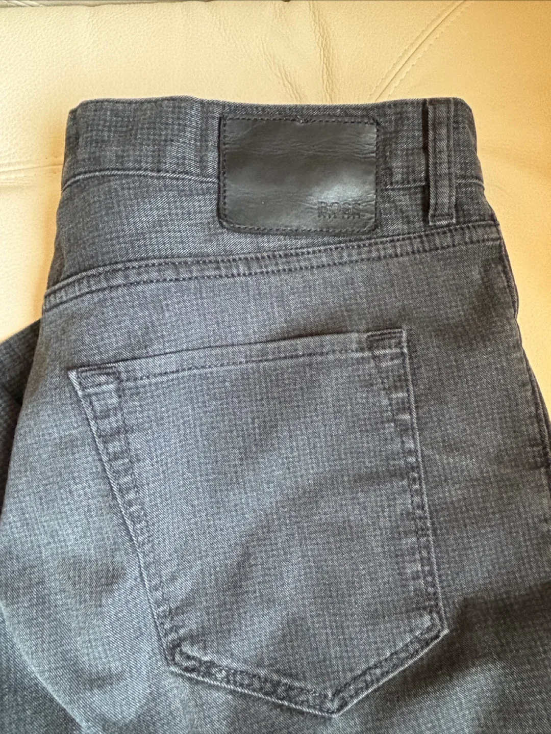 Men’s HUGO BOSS Regular Fit Pants 34/36 image indicator(5)
