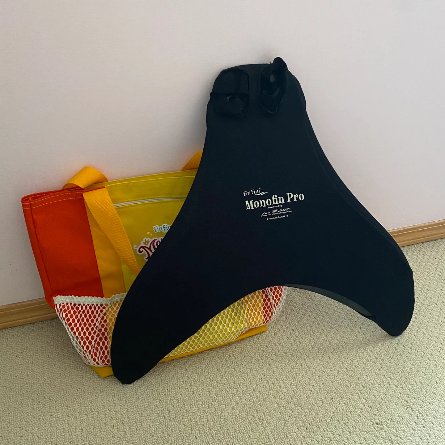 Fin Fun Monofin Pro Mermaid Tail and Bag thumbnail